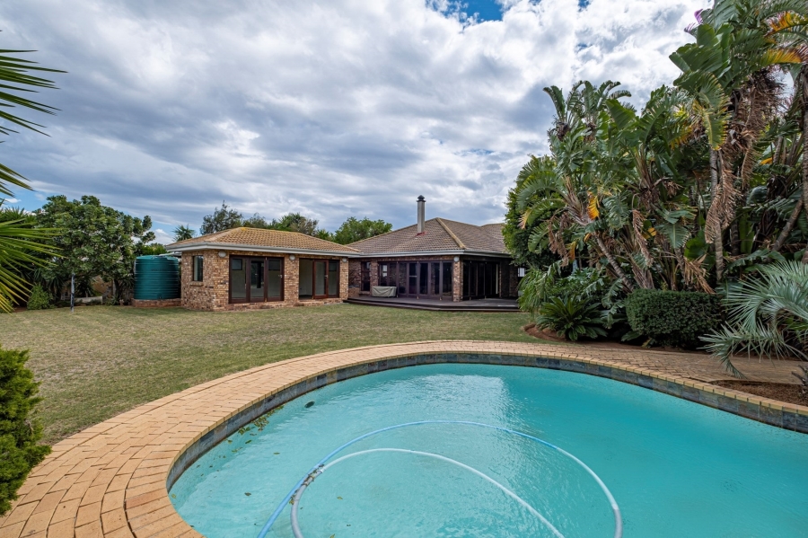To Let 4 Bedroom Property for Rent in Amsterdamhoek Eastern Cape